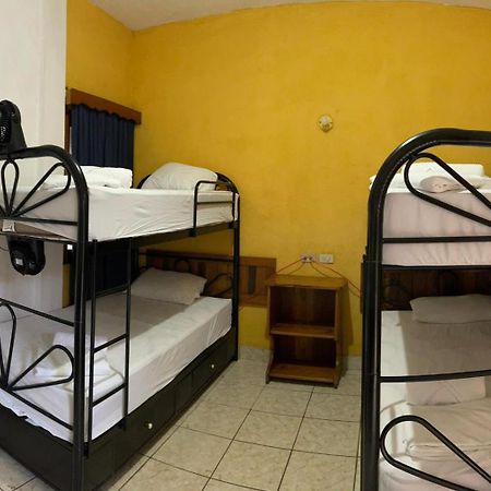 Natz Hotel Flores Buitenkant foto