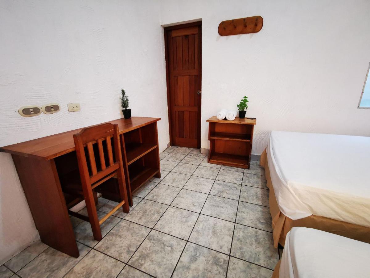 Natz Hotel Flores Buitenkant foto