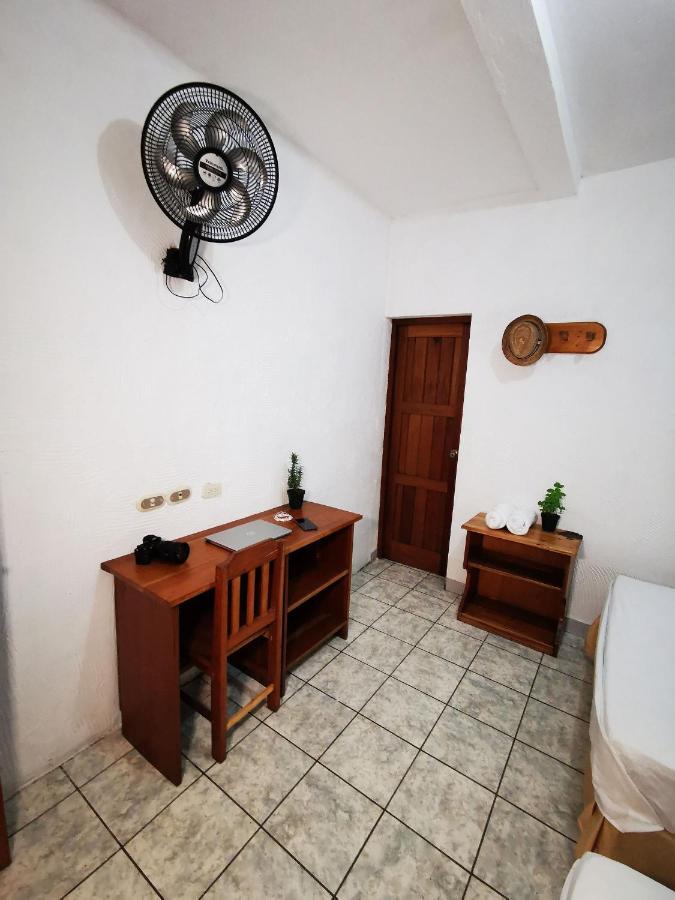 Natz Hotel Flores Buitenkant foto