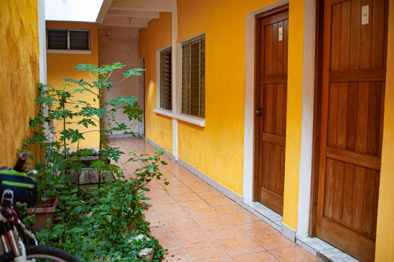 Natz Hotel Flores Buitenkant foto