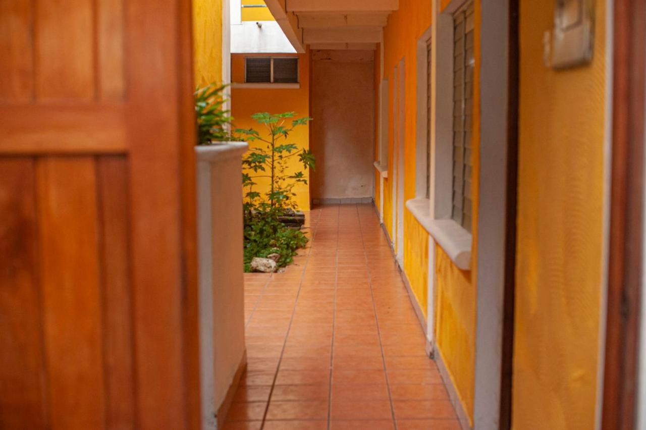 Natz Hotel Flores Buitenkant foto