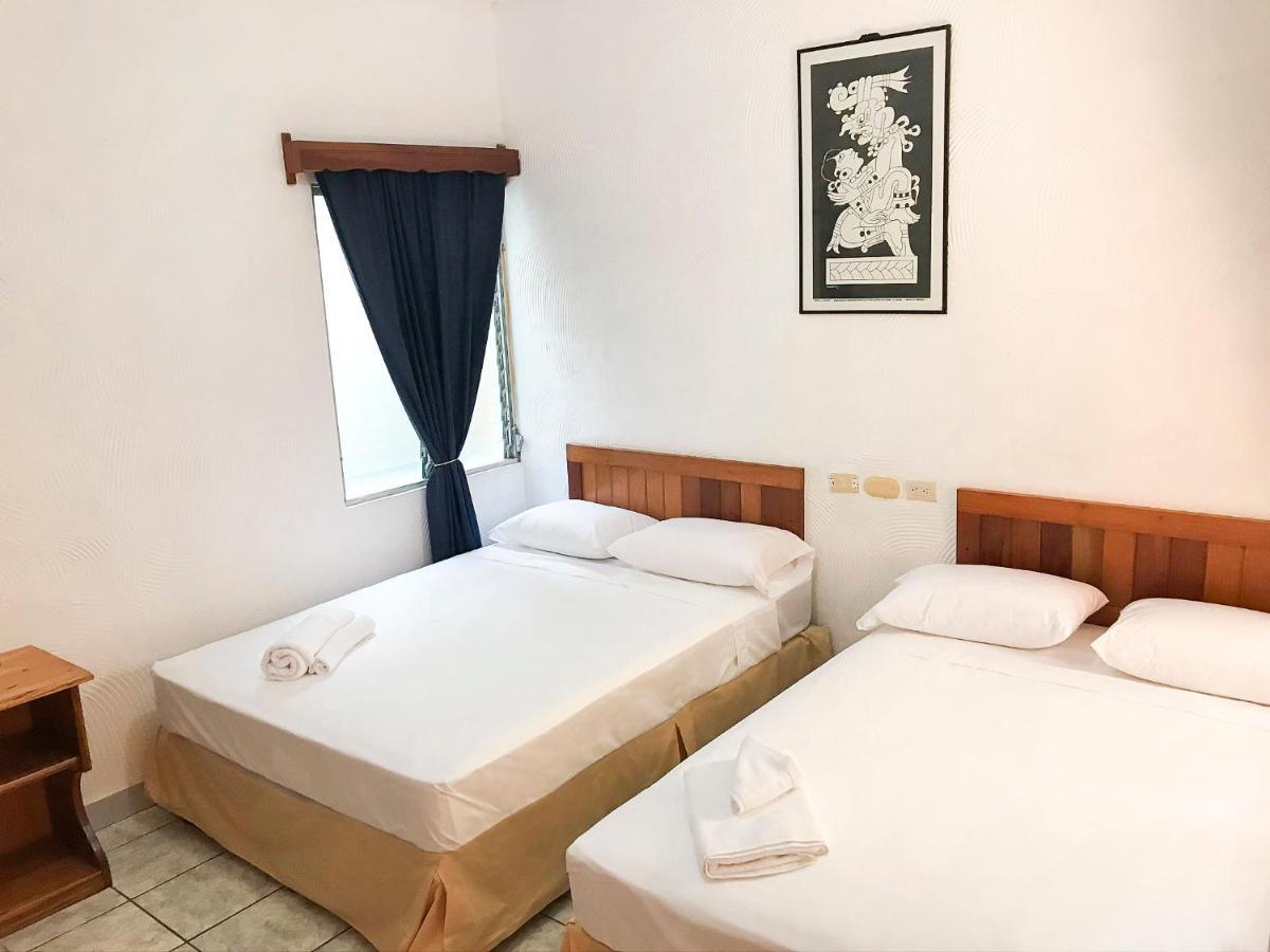 Natz Hotel Flores Buitenkant foto