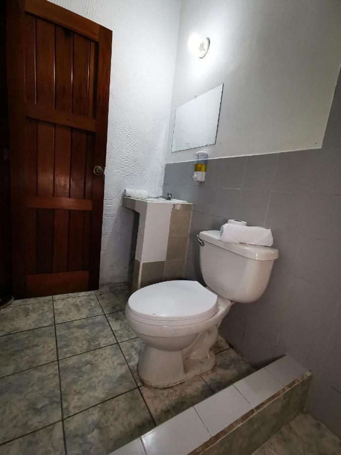 Natz Hotel Flores Buitenkant foto