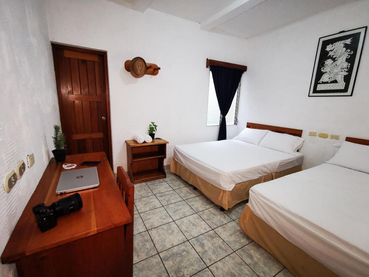 Natz Hotel Flores Buitenkant foto