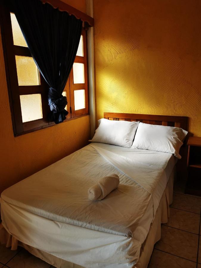 Natz Hotel Flores Buitenkant foto