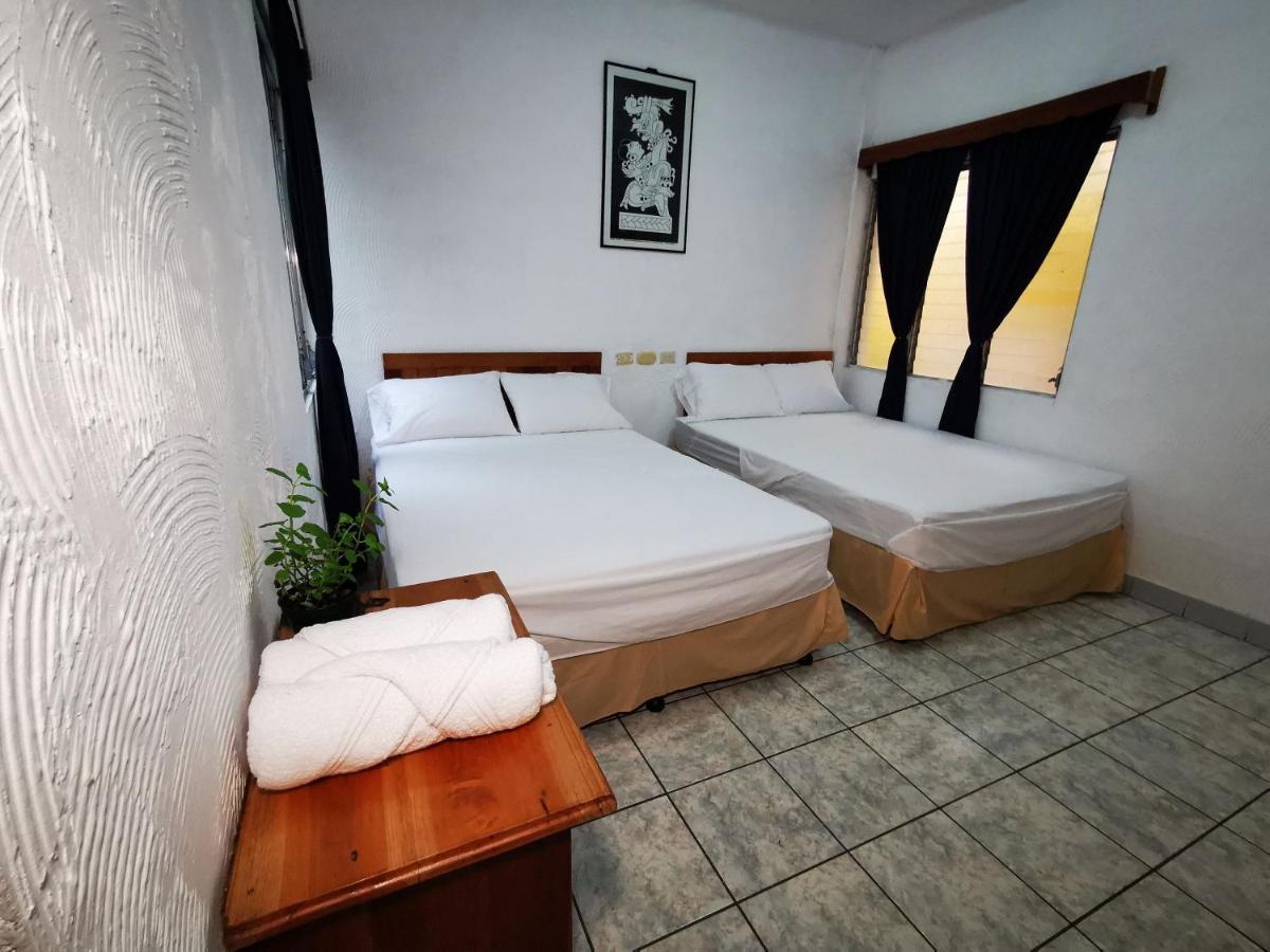 Natz Hotel Flores Buitenkant foto