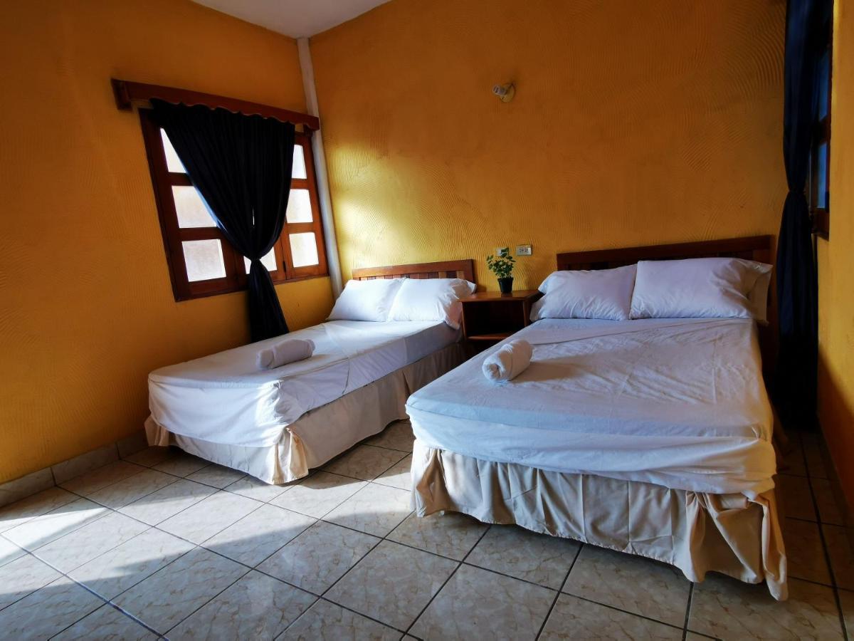 Natz Hotel Flores Buitenkant foto
