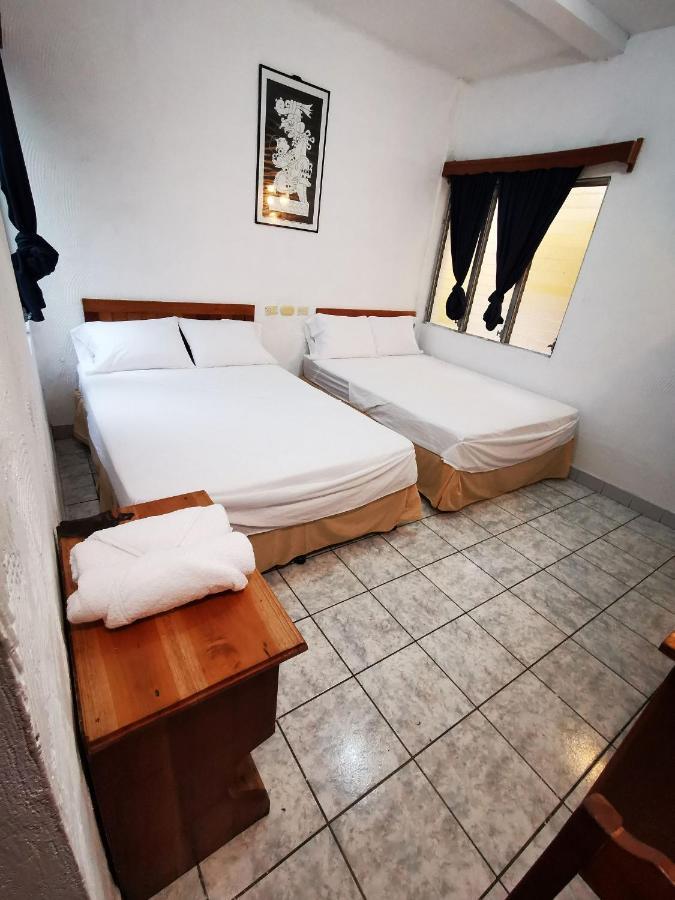 Natz Hotel Flores Buitenkant foto