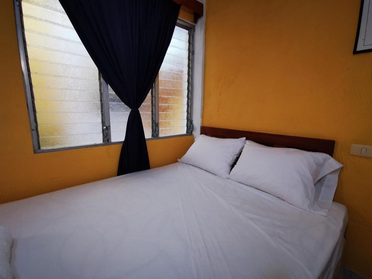 Natz Hotel Flores Buitenkant foto