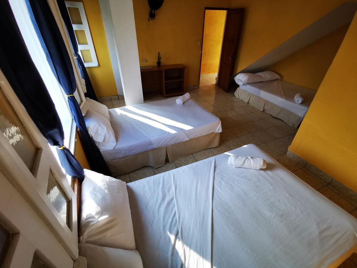 Natz Hotel Flores Buitenkant foto