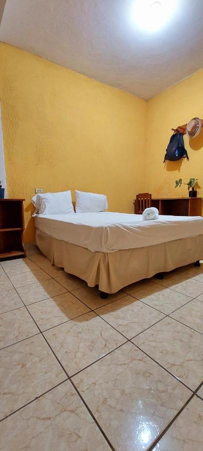 Natz Hotel Flores Buitenkant foto