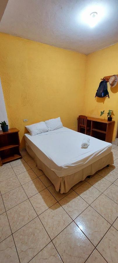 Natz Hotel Flores Buitenkant foto