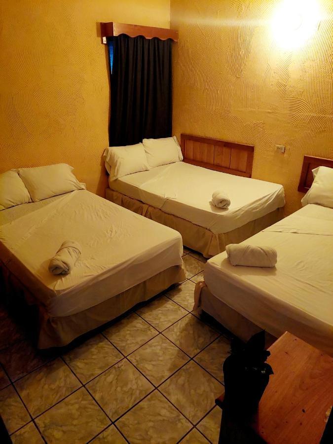 Natz Hotel Flores Buitenkant foto