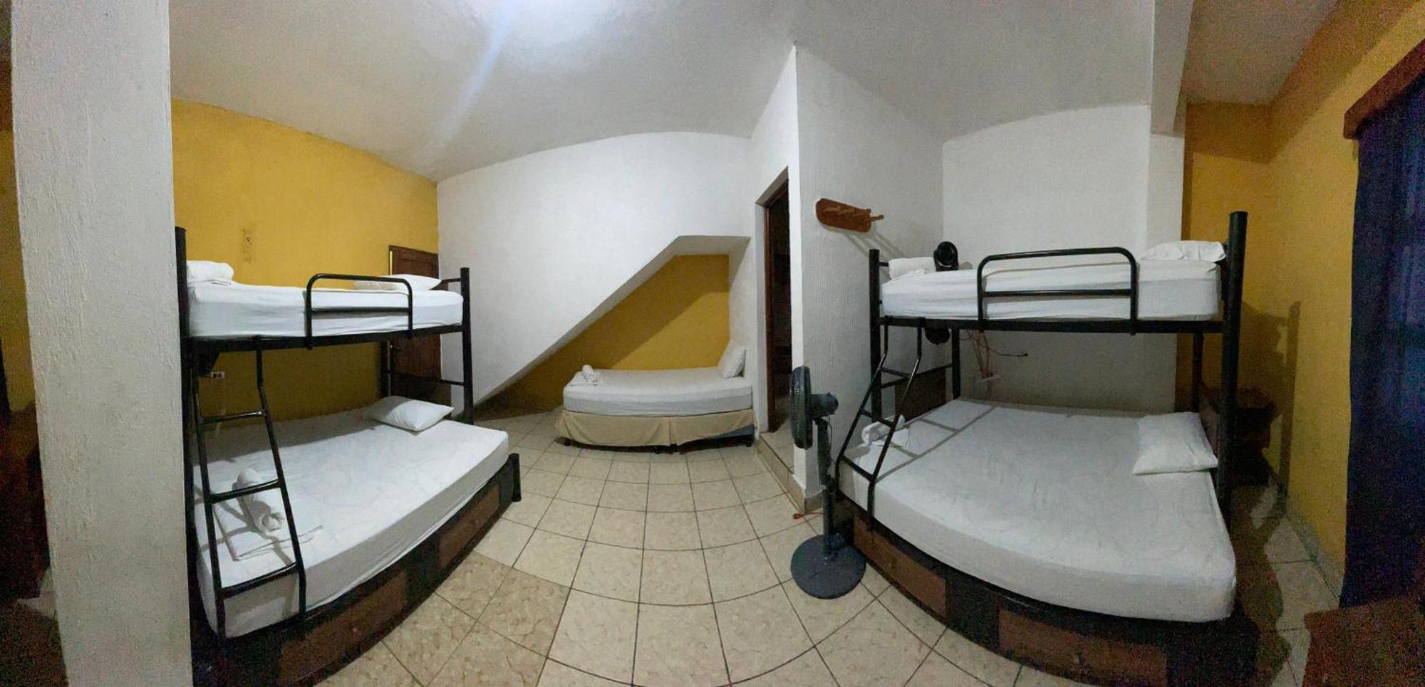 Natz Hotel Flores Buitenkant foto