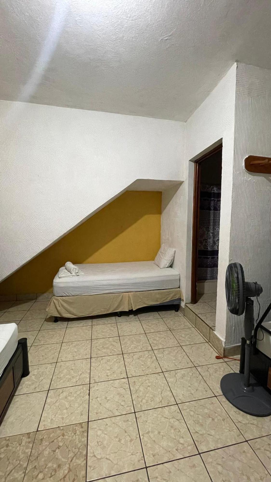 Natz Hotel Flores Buitenkant foto