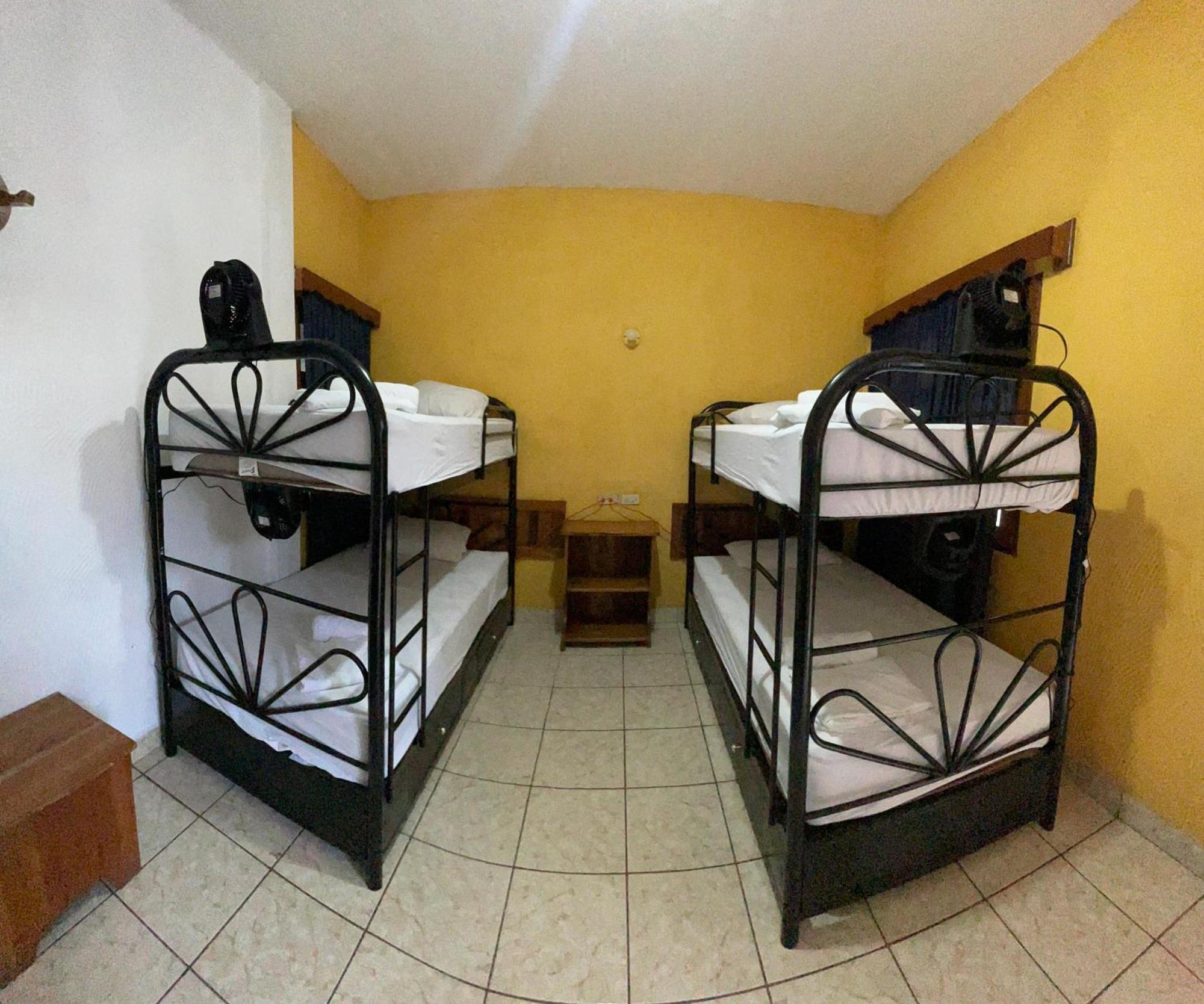 Natz Hotel Flores Buitenkant foto